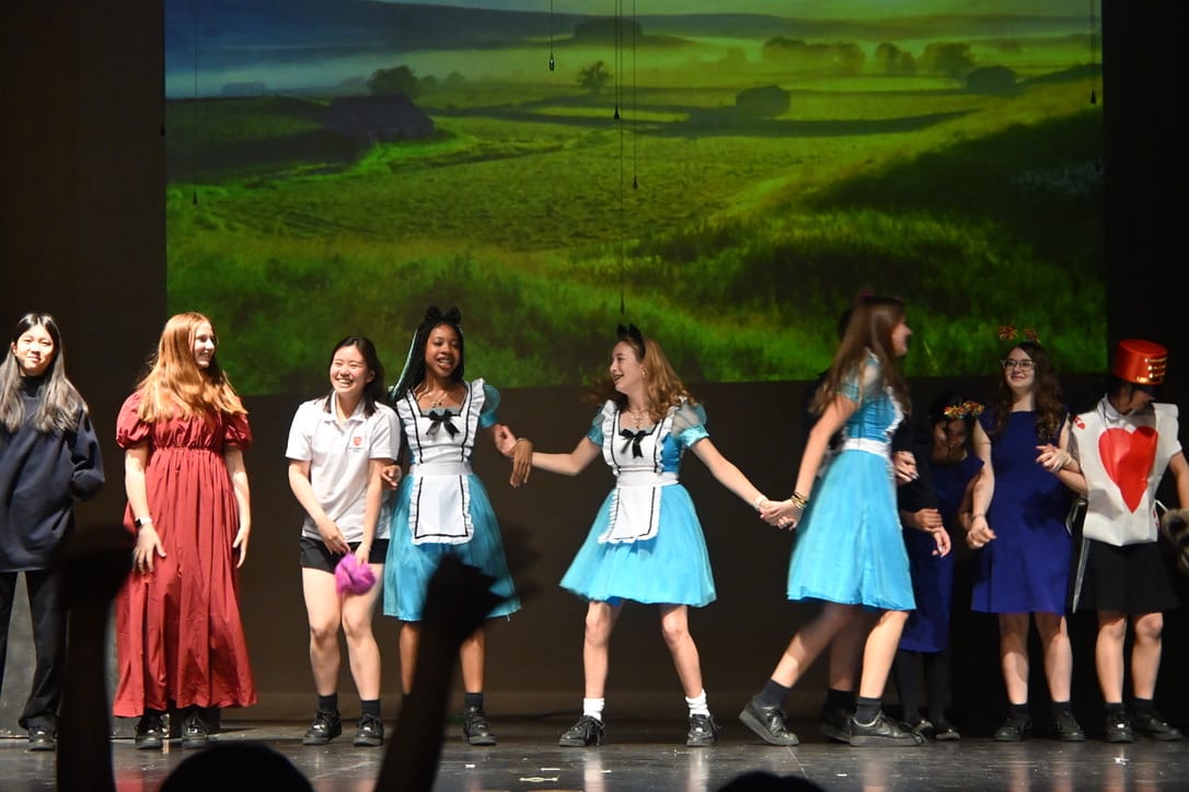 Alice in Wonderland production moment 17